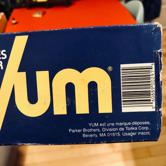 Vintage YUM Dice Game Parker Brothers 1971 Edition COMPLETE French/English - Picture 3 of 3